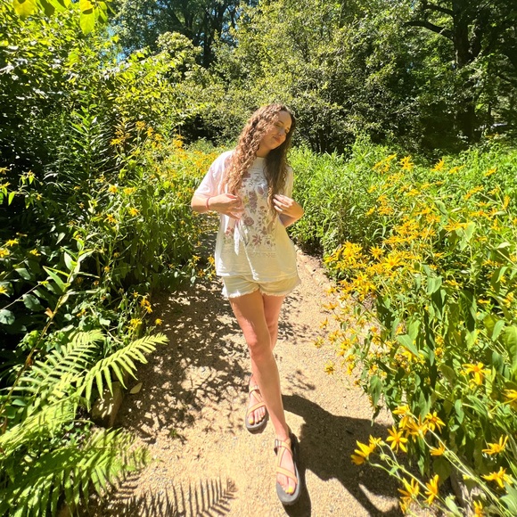 Meet your Posher, Allston - Picture 3 of 3